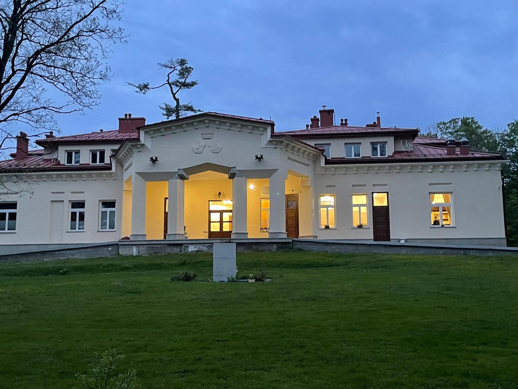 Palac Zbylitowskich Zbylitowska Gora エクステリア 写真